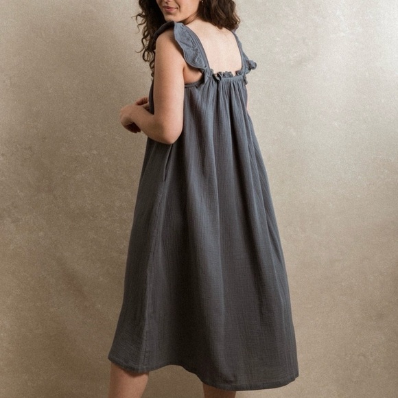 Neuflora Elegant Gray Midi Dress - Picture 2 of 4